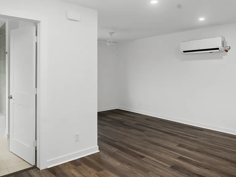 1310 Lake Ave #4 — Photo 4