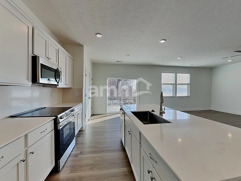 9040 Henley Ave — Photo 5