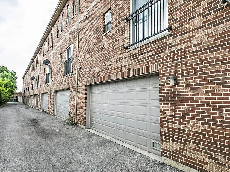3601 W 53rd St — Photo 26