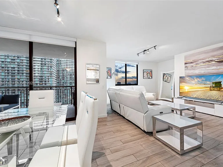999 SW 1st Ave #2204 — Photo 4
