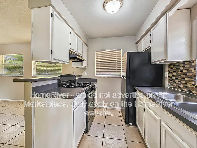 1550 Wright Dr — Photo 9