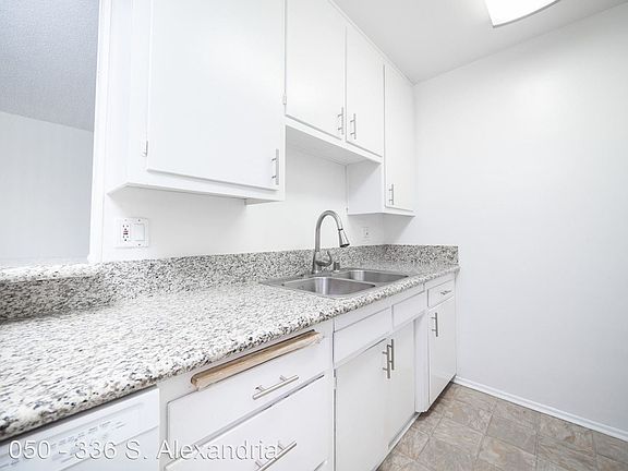 5th image of 336 S Alexandria Ave #26