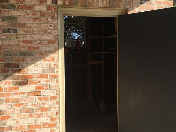 3rd image of 115 Palm Pl