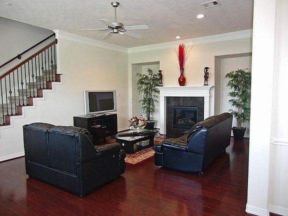   Spacious Family Room * Enjoy The Gas Log Fireplace On Chilly Winter Evenings