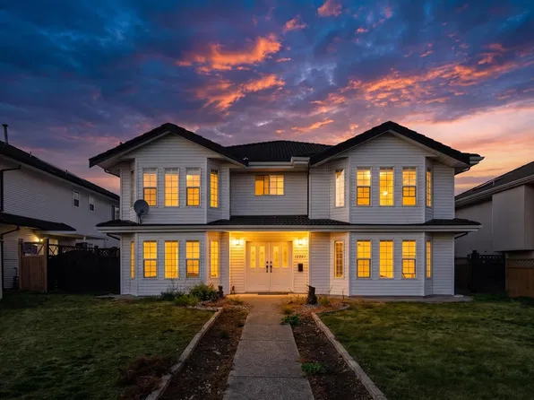 12247 64th Ave, Surrey, BC V3W 1W6