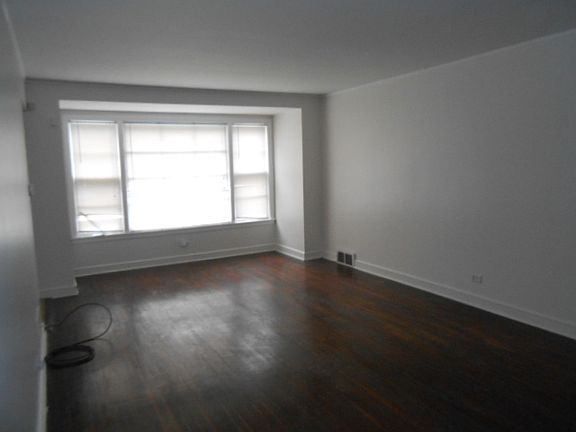 2nd image of 10144 S Saint Lawrence Ave