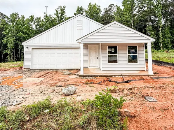 102 Heatherwood Dr, Gray Court, SC 29645