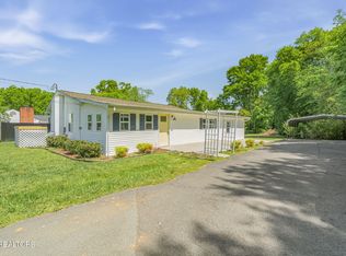 2914 Knox Ln, Knoxville, TN 37917