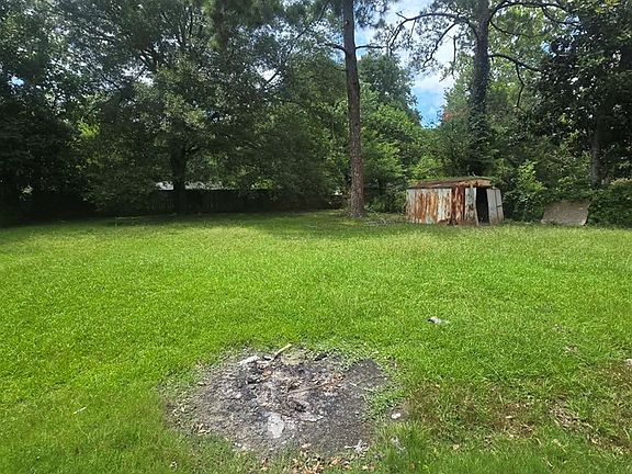 4th image of 2317 Fields Ave