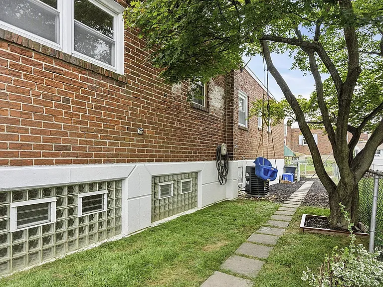 2678 Tremont St #1 — Photo 2
