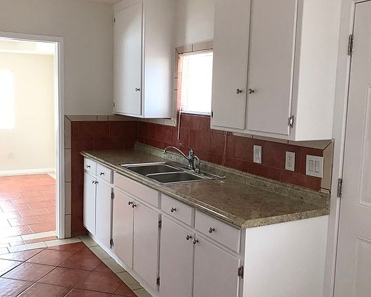 5th image of 437 W Avenue J9