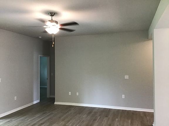5th image of 3665 Channing Ave