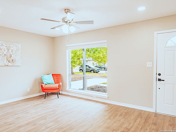 3rd image of 4318 SUMMER SUN LN