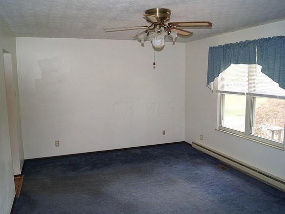 3rd image of 15730 Valleyview Dr