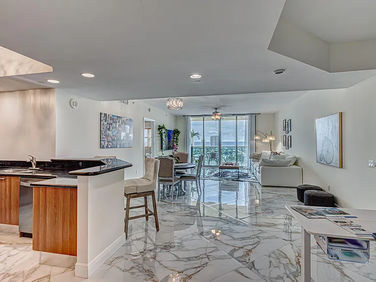 2640 Lake Shore Dr #2014 — Photo 9