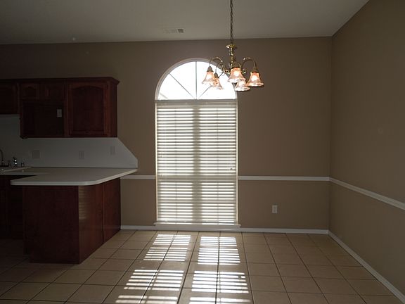 4th image of 1210 Opal Cir
