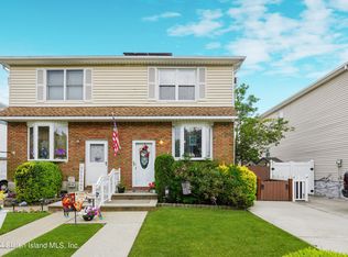 476 Dongan Hills Ave, Staten Island, NY 10305