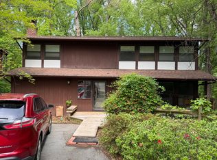 2355 Old Trail Dr, Reston, VA 20191