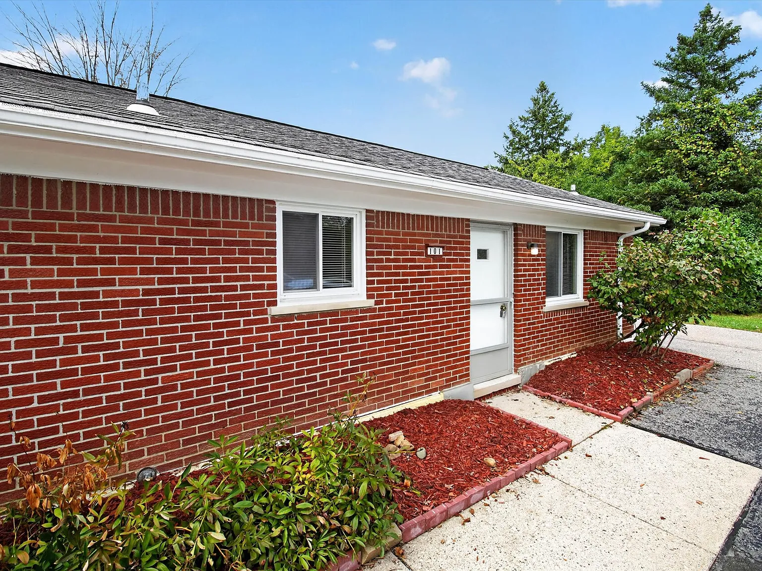 22000 Beck Road - 2 — Photo 4
