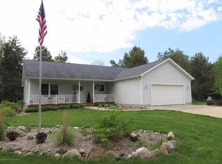 530 E 2nd St, Perry, MI 48872