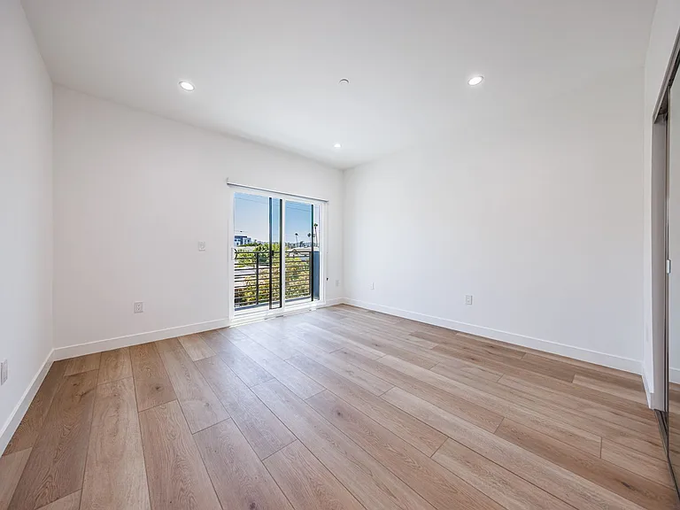 11311 Collins St — Photo 63