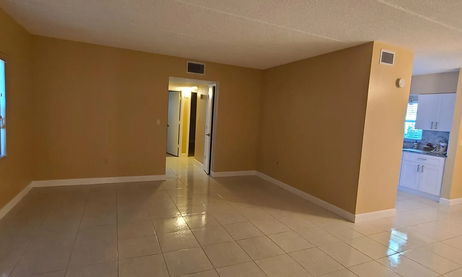 2 bed, 960 sqft, $2,000 — Photo 4