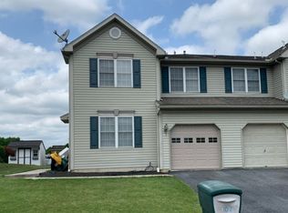 102 Bainbridge Cir, Reading, PA 19608