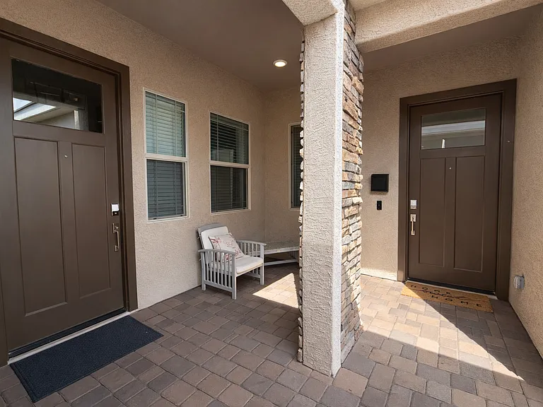 2506 E Pleasant Ln — Photo 22