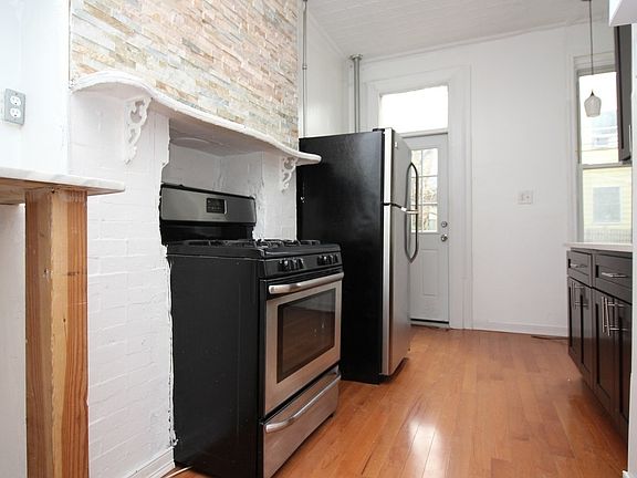 2nd image of 208 Huron St #1B