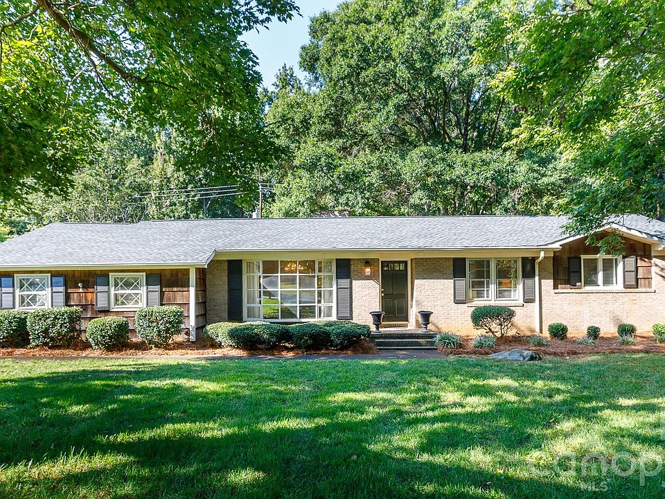 1st image of 637 University Dr