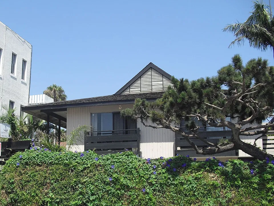 711 E. Medio St.