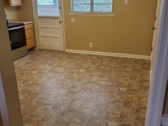 5th image of 6 Trenton St APT 17