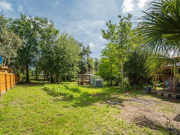 5th image of 2795 Holiday Woods Dr