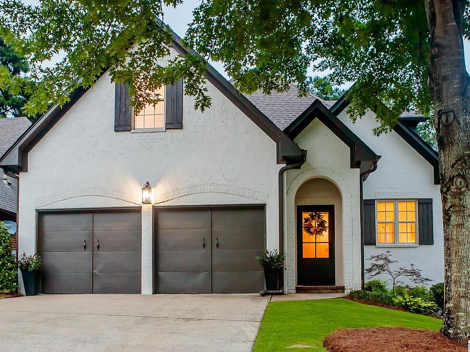 1st image of 327 Barrington Ct