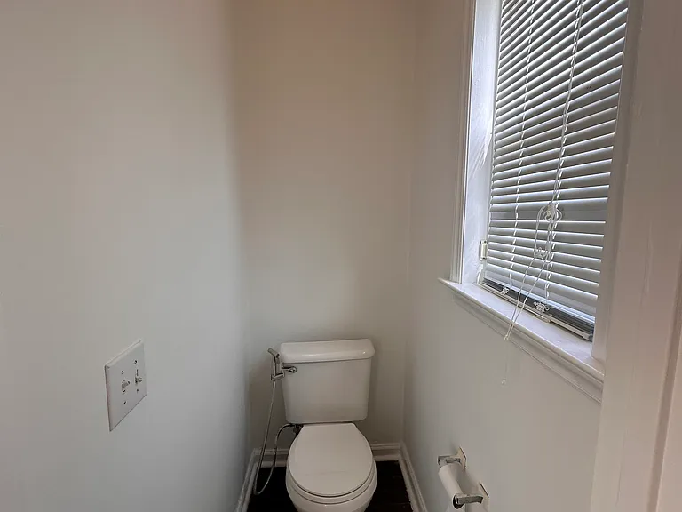 4400 Moss Spring Dr — Photo 8