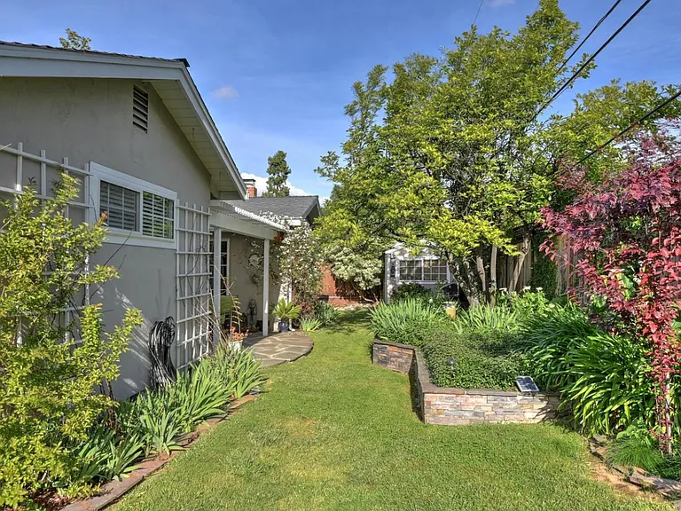416 Hershner Way — Photo 17