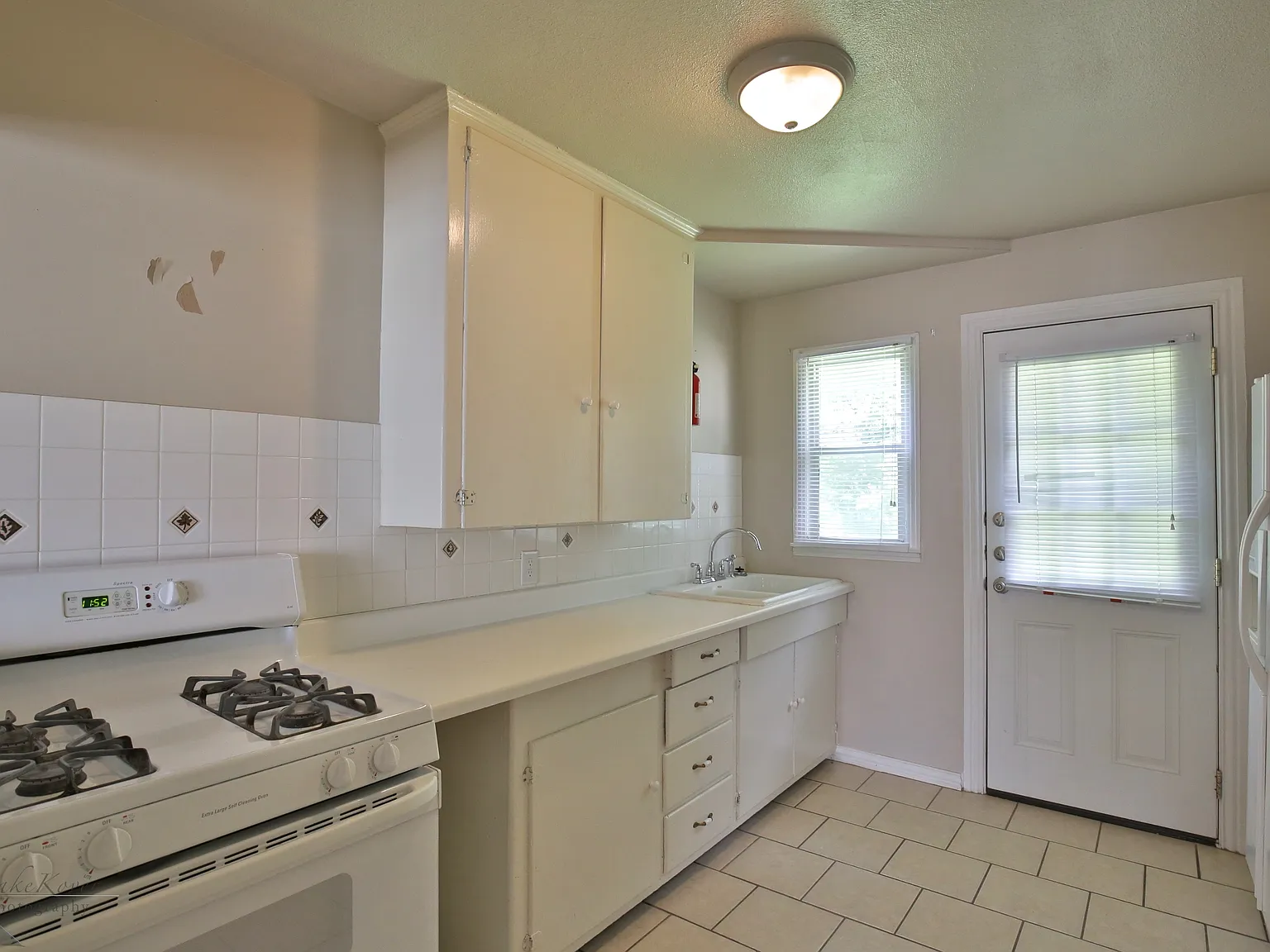 3 bed, 981 sqft, $1,300 — Photo 3