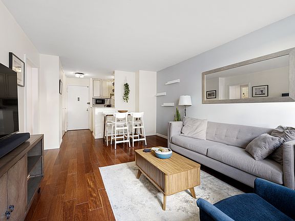 5th image of 2025 Broadway APT 9F