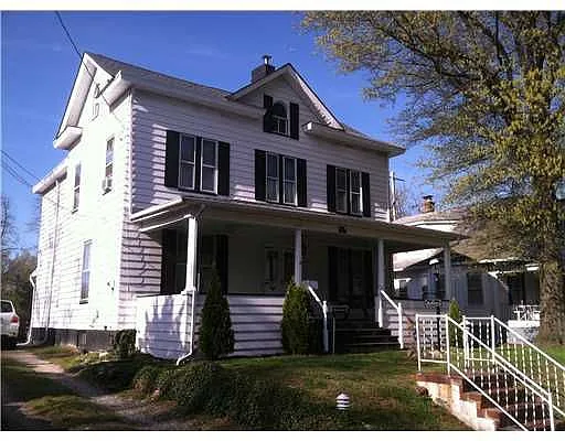 86 Freeman St photo 1