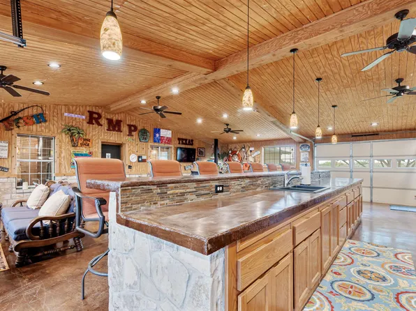 724 Burk Rd, Del Rio, TX 78840
