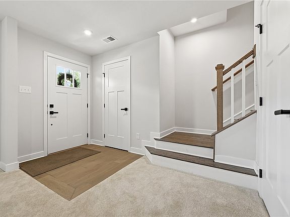 5th image of 164 Marketplace Ave