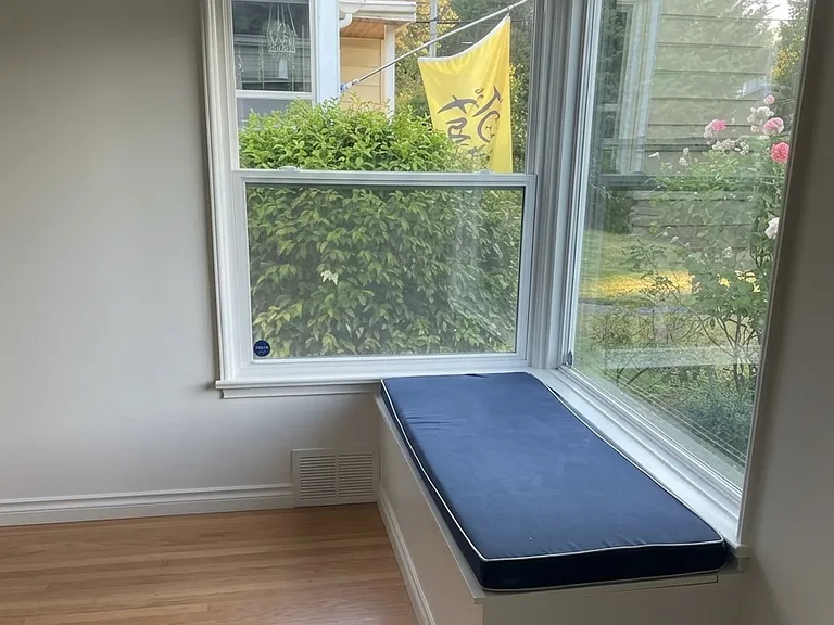 4413 47th Ave SW — Photo 3