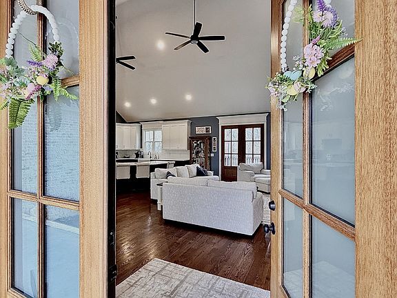 4th image of 501 Chestnut Grove Rd