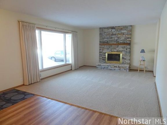 4th image of 3261 Glen Oaks Ave
