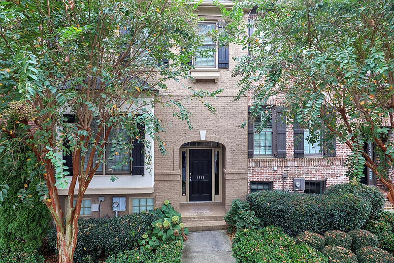 4 bed, 3.5 bath, 3058 sqft, $3,200 — Photo 2