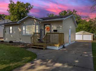 2616 Sampson St, Des Moines, IA 50313