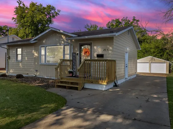 2616 Sampson St, Des Moines, IA 50313