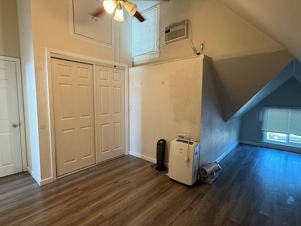 1st image of 121 W 31st St #B