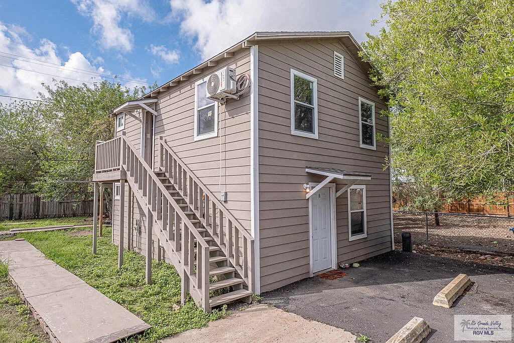 2 bed, 1.0 bath, 520 sqft, $850 — Photo 1