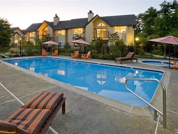 5th image of 218 Foss Creek Cir